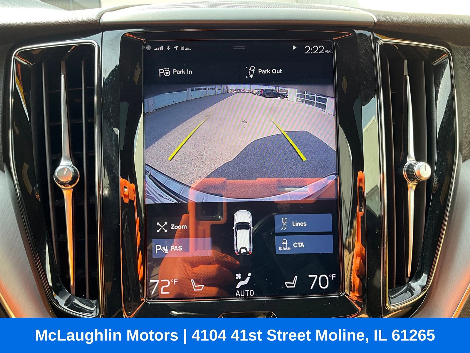 Used 2018 Volvo XC60 T5 Momentum w/ Convenience Package image 6