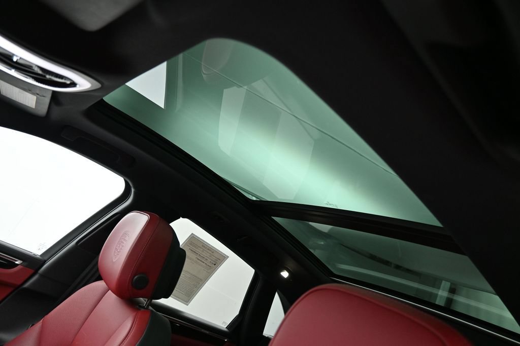 Certified 2023 Porsche Macan S AWD/4WD image 11