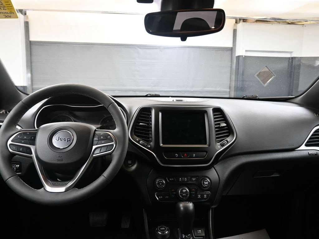 Used 2021 Jeep Cherokee Latitude Lux 80th Anniv w/ Quick Order Package 26U 80TH image 22