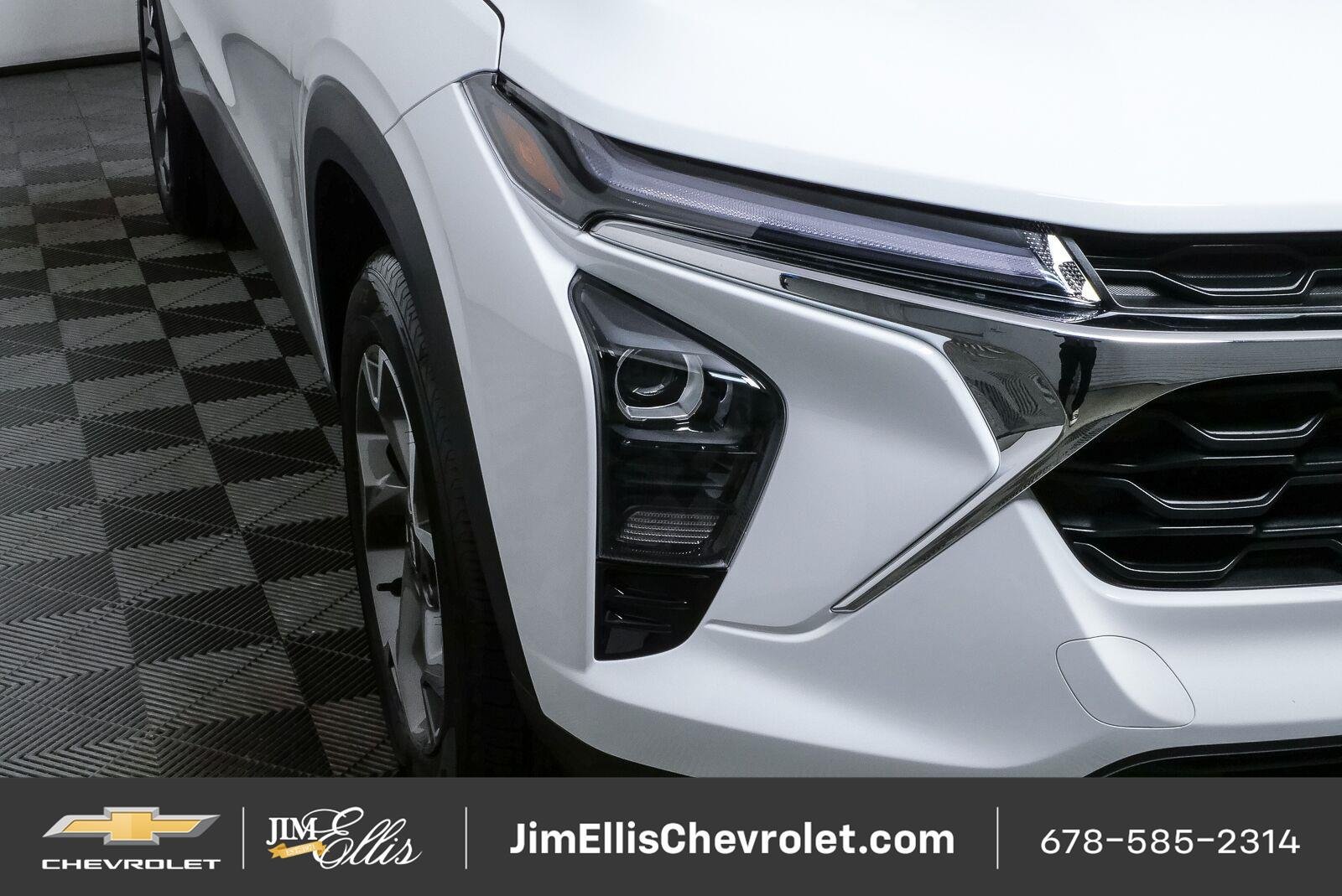 New 2026 Chevrolet Trax LT w/ Sunroof Package FWD image 35