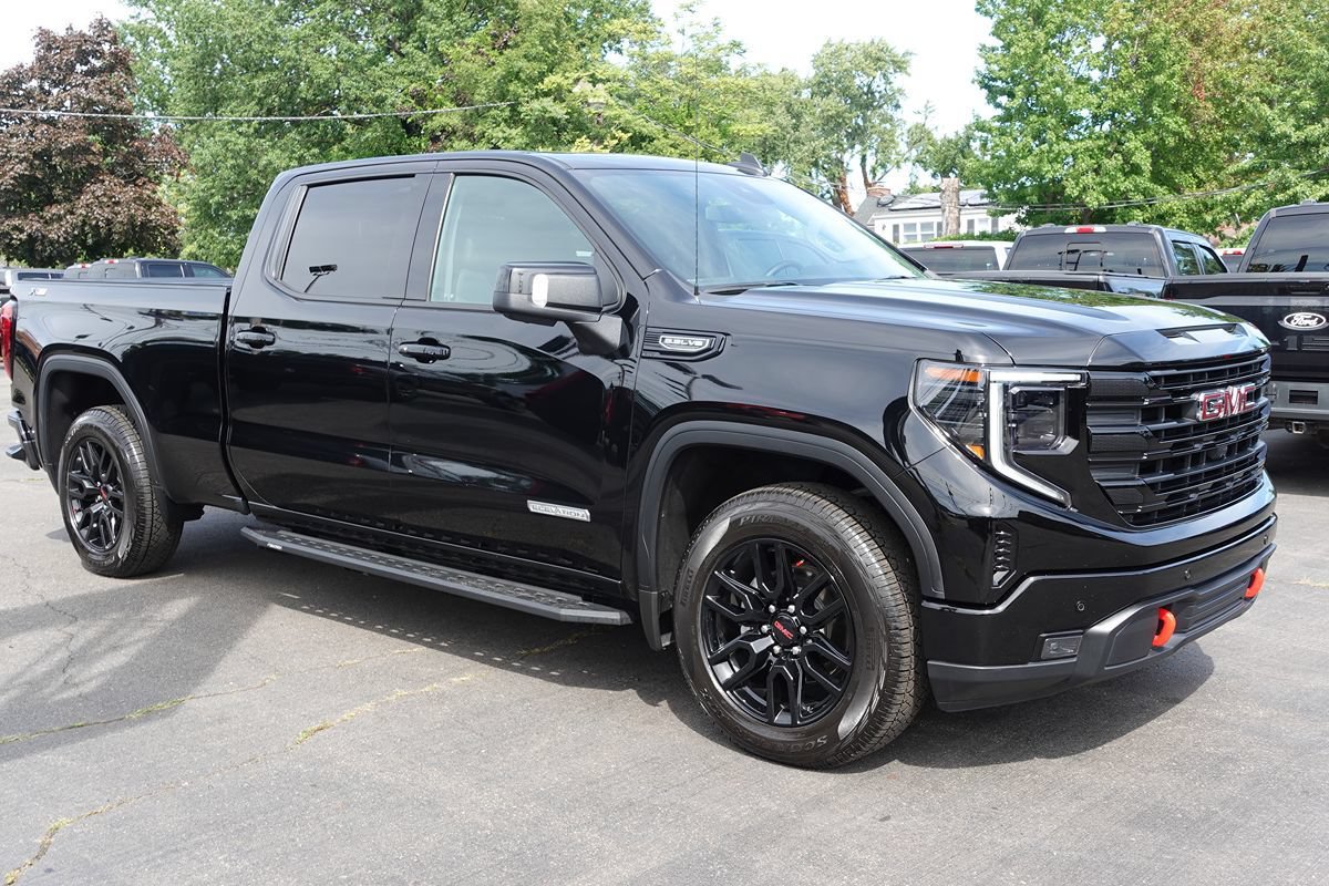 Used 2025 GMC Sierra 1500 Elevation w/ Elevation Premium Package AWD/4WD image 4