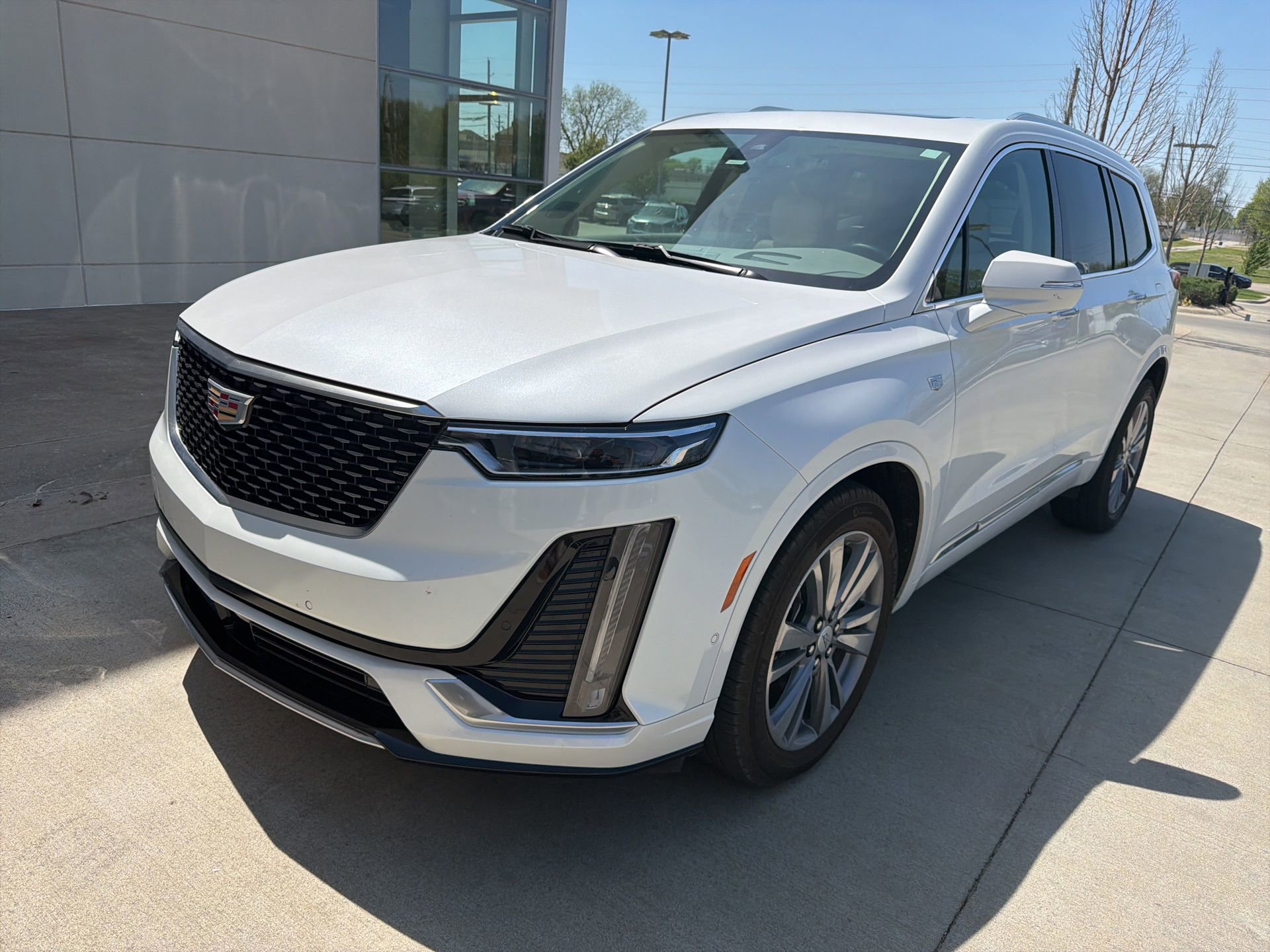Used 2024 Cadillac XT6 Premium Luxury w/ Technology Package image 1