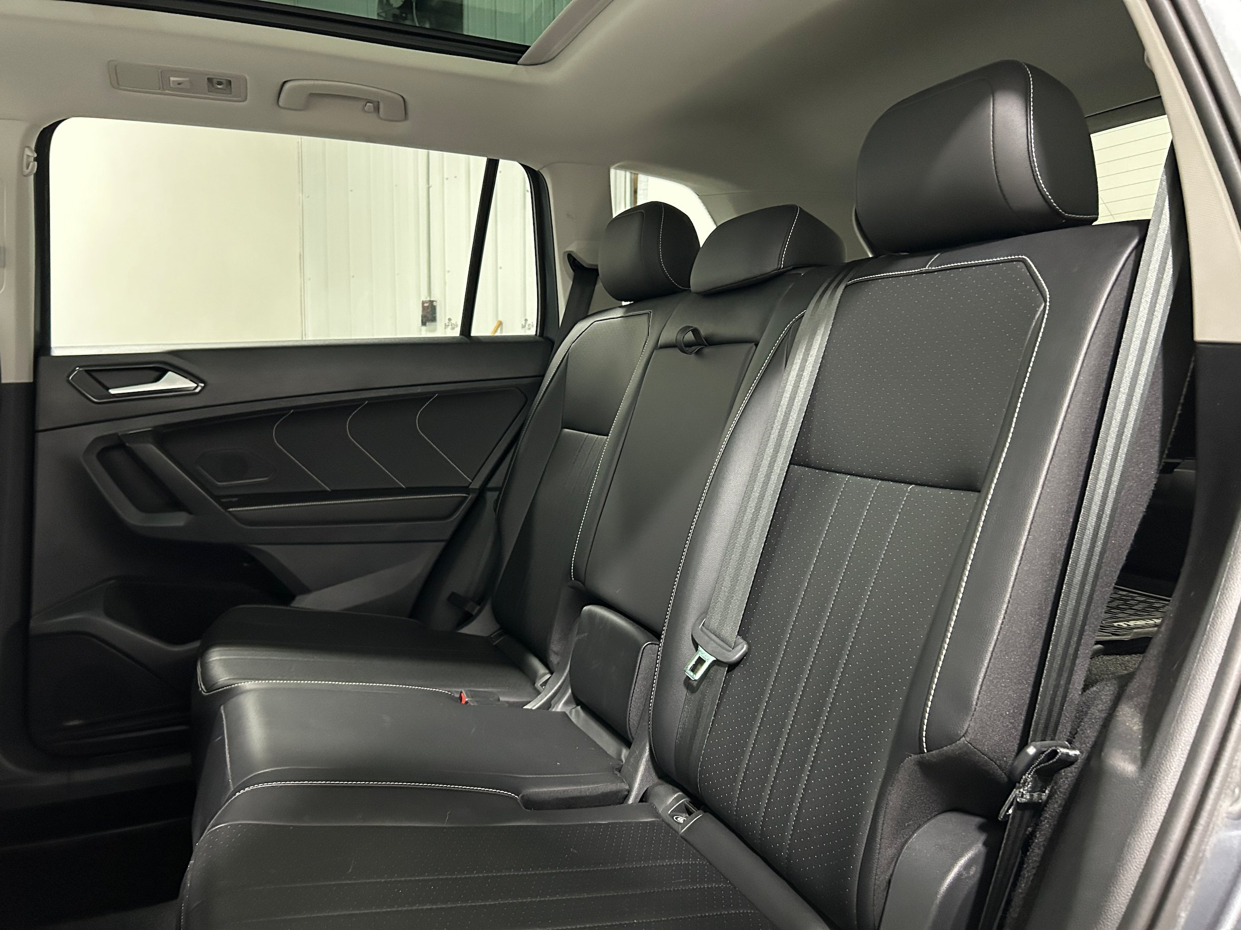 Used 2022 Volkswagen Tiguan SE AWD/4WD image 29