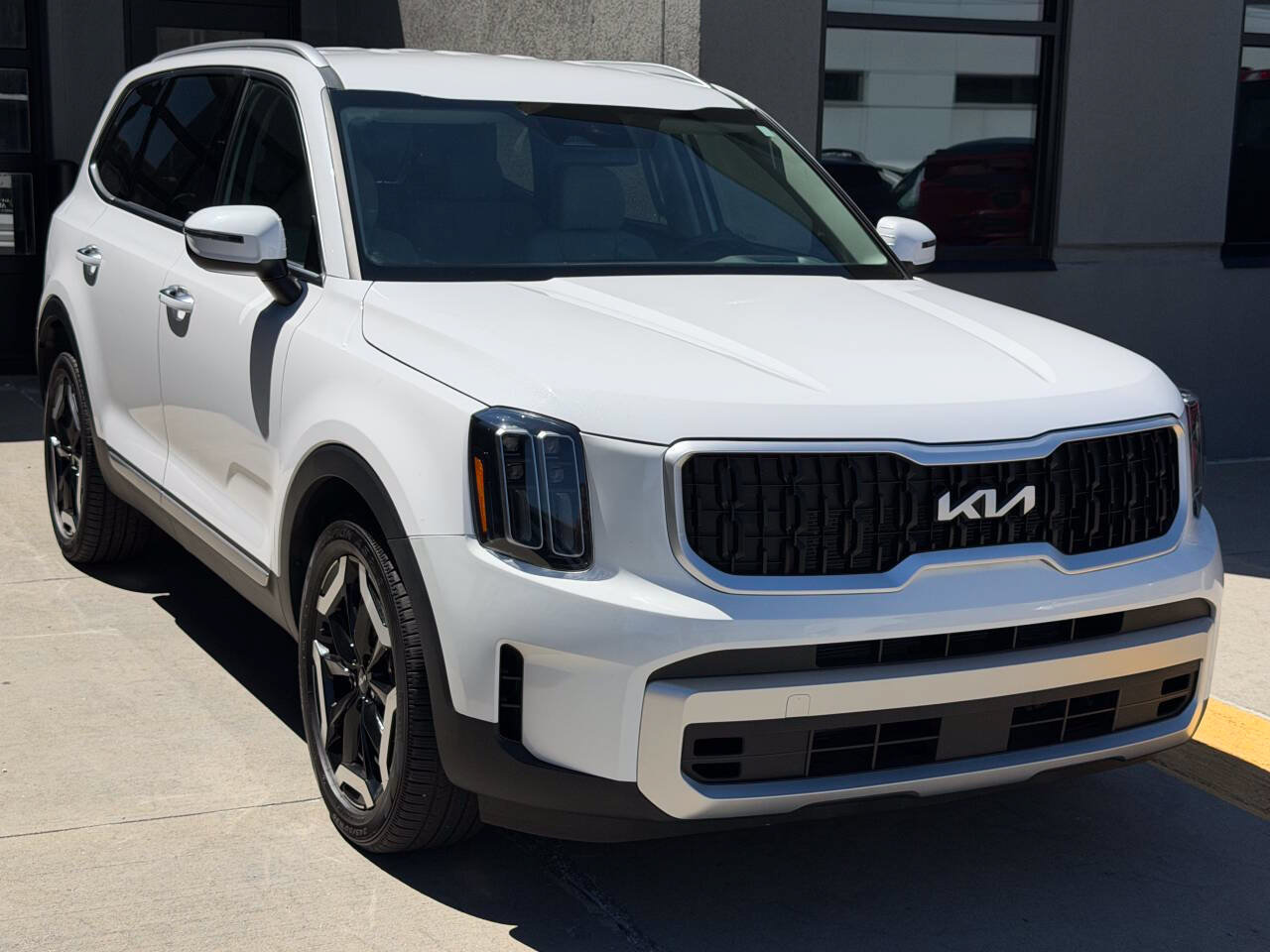Used 2023 Kia Telluride S AWD/4WD image 7