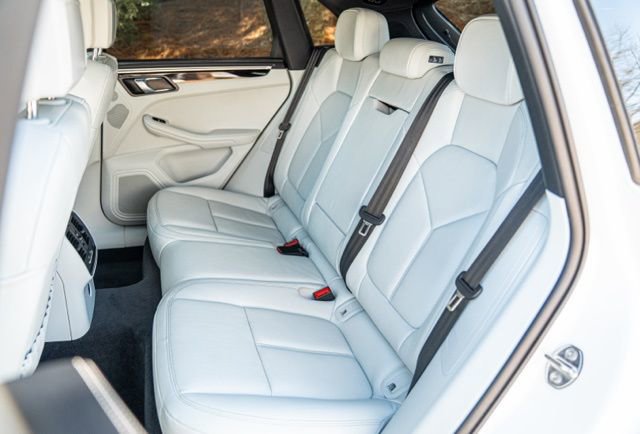 Used 2024 Porsche Macan T w/ Premium Plus Package image 44