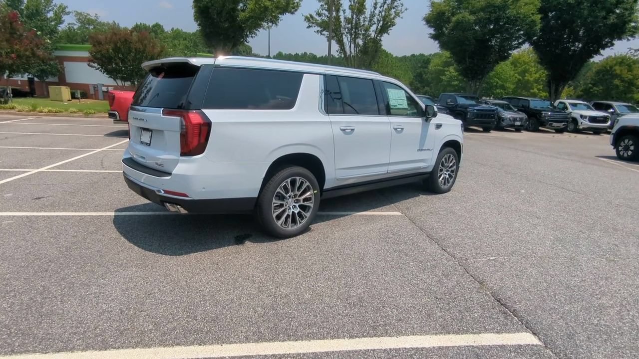 New 2026 GMC Yukon XL Denali w/ Denali Reserve Package AWD/4WD image 8