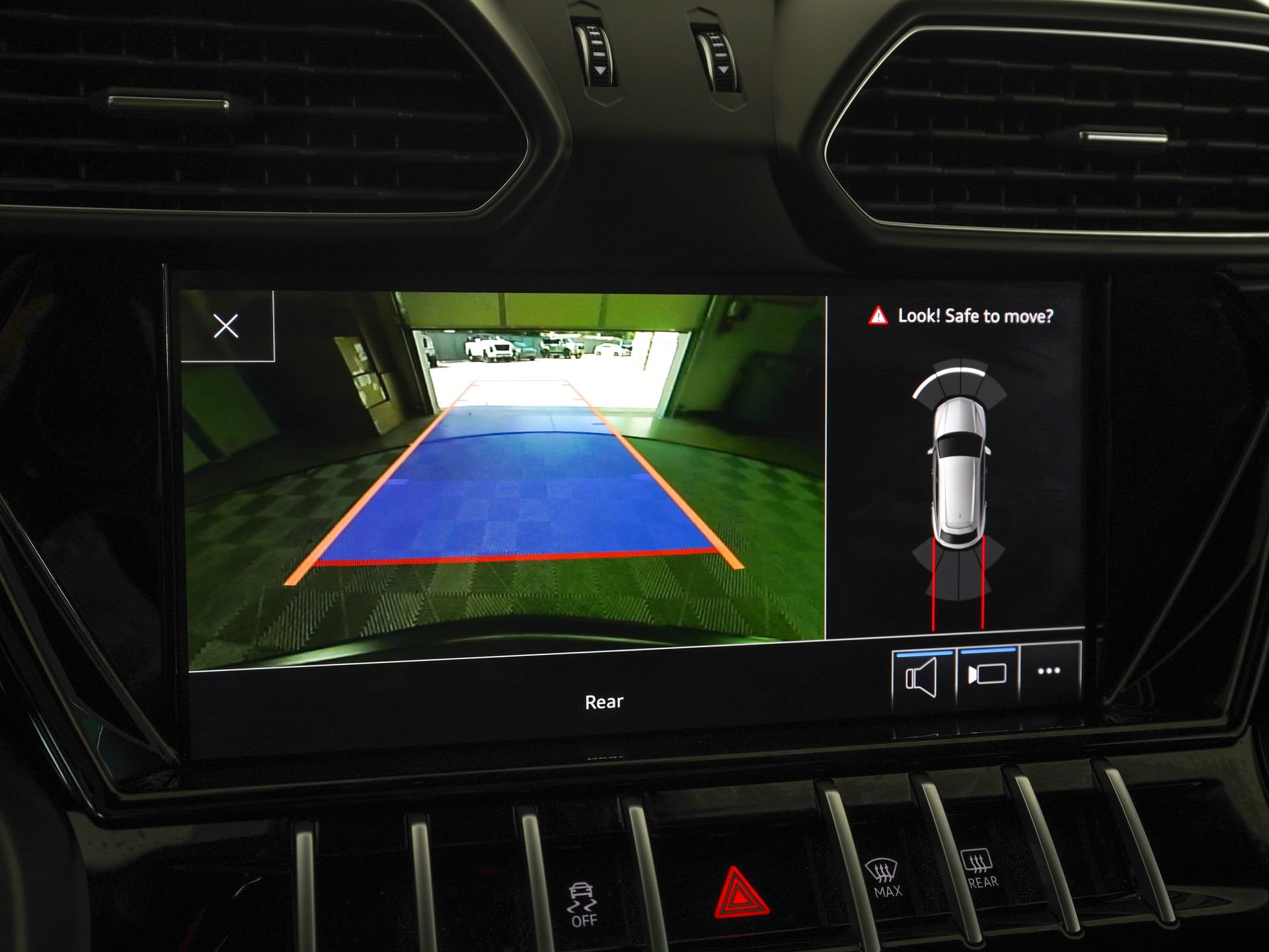 Used 2021 Lamborghini Urus AWD/4WD image 24