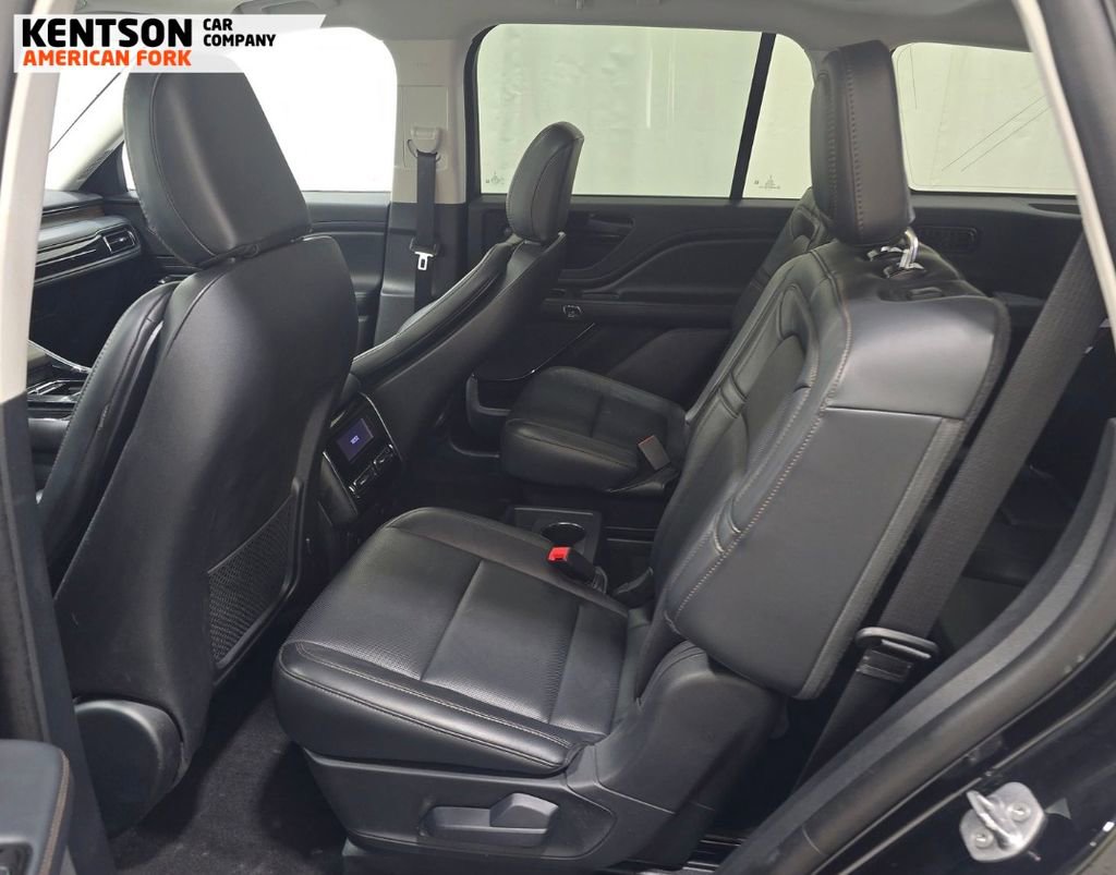 Used 2025 Lincoln Aviator Reserve w/ Jet Appearance Package image 9