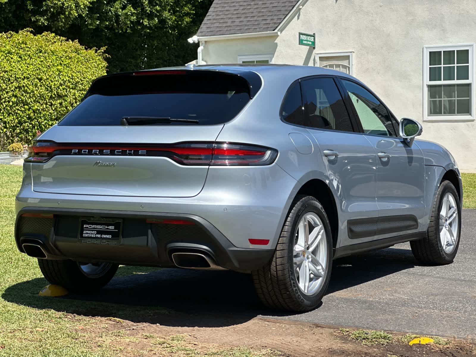 Used 2026 Porsche Macan AWD/4WD image 8