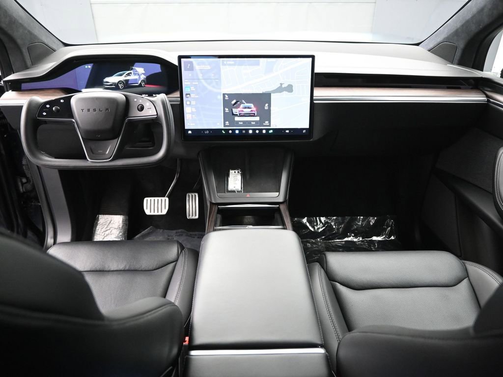 Used 2024 Tesla Model X image 17