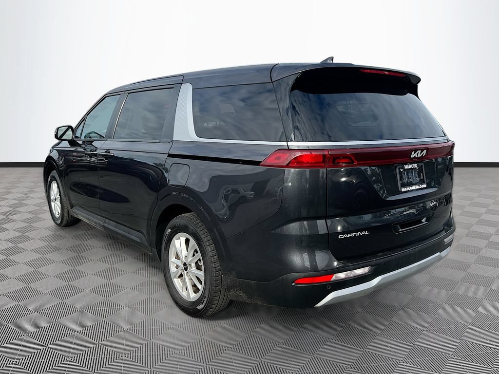 Used 2024 Kia Carnival LX FWD image 5
