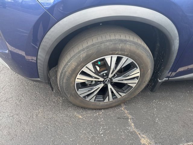 Used 2023 Nissan Rogue SV w/ SV Premium B Package image 5