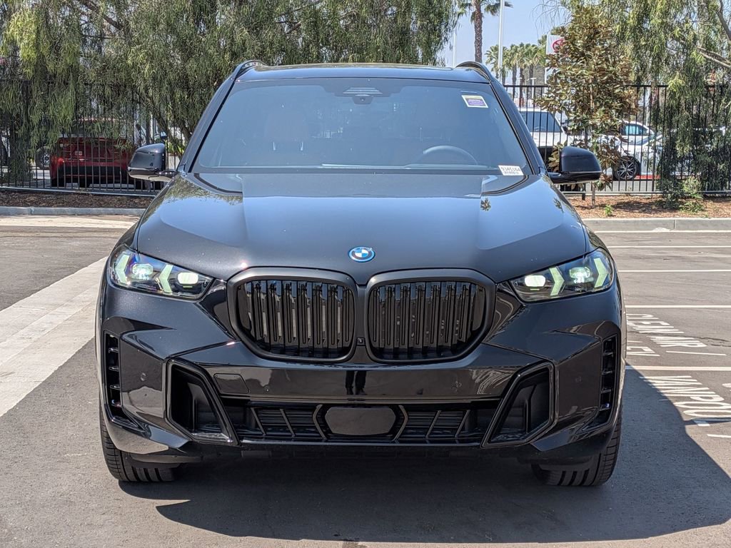 New 2026 BMW X5 xDrive50e image 4