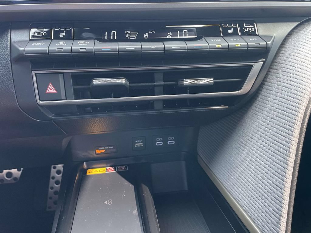 Used 2025 Toyota Camry SE w/ Multimedia Upgrade Package FWD image 30