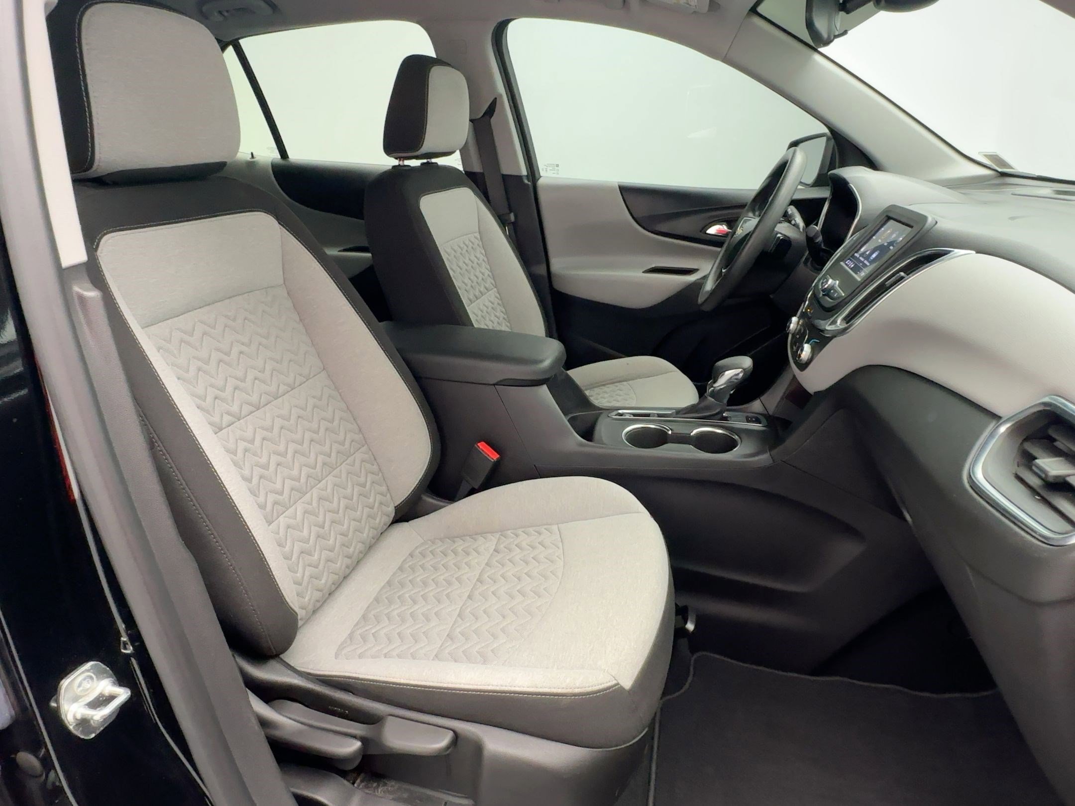 Used 2024 Chevrolet Equinox LS w/ LS Convenience Package image 28