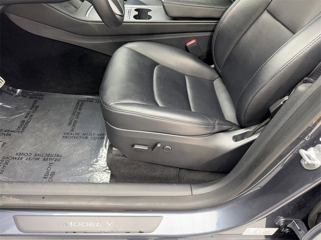 Used 2023 Tesla Model Y Performance image 25