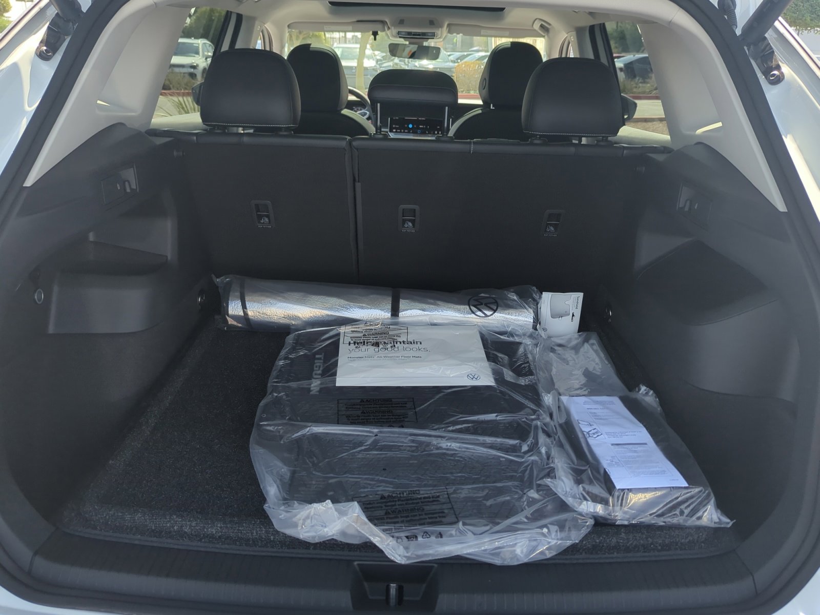 New 2025 Volkswagen Tiguan SE image 32