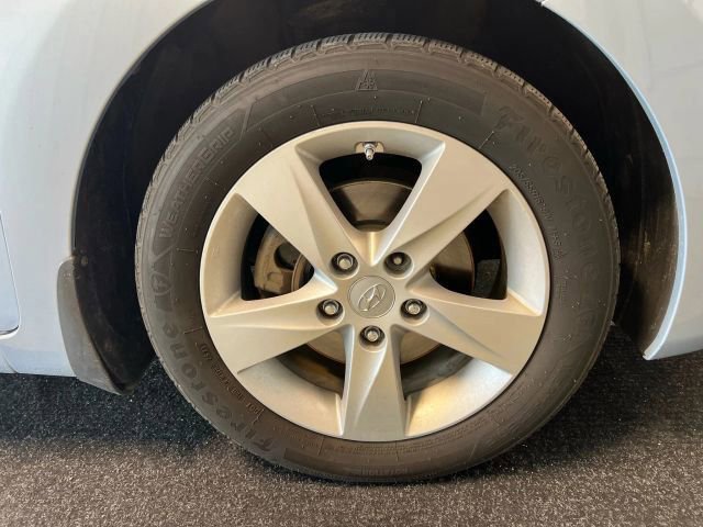 Used 2012 Hyundai Elantra GLS w/ Preferred Pkg 3 FWD image 16