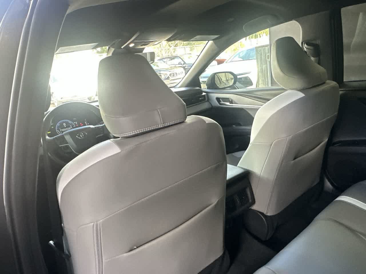 Used 2025 Toyota Camry SE FWD image 23