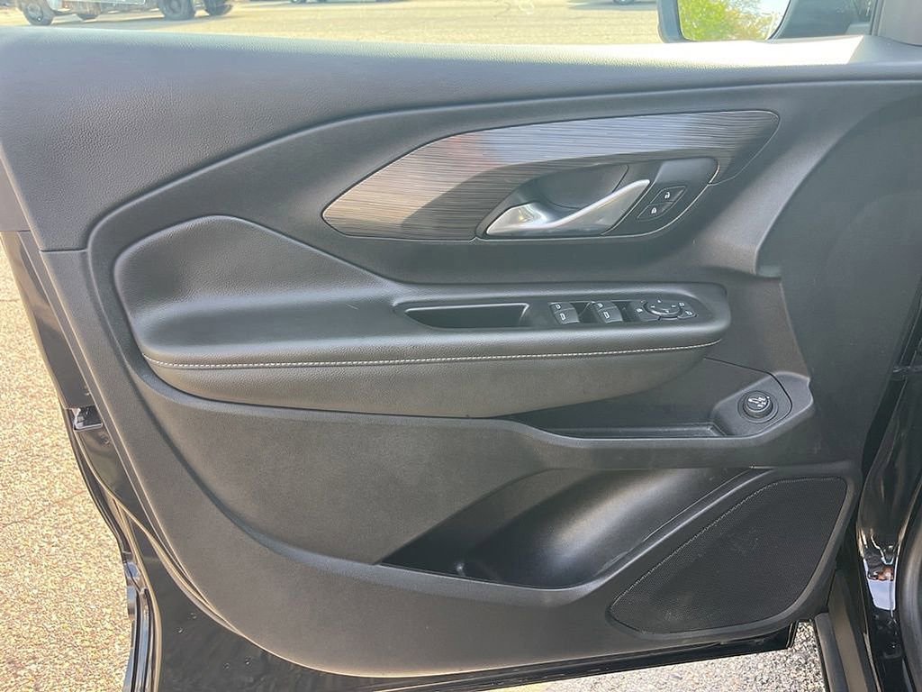 Used 2022 GMC Terrain SLE w/ Driver Convenience Package image 21