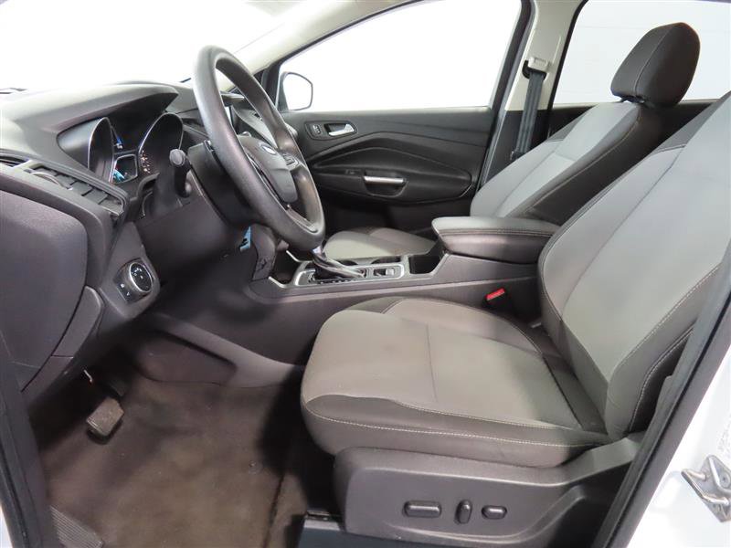 Used 2017 Ford Escape SE w/ Equipment Group 201A FWD image 18