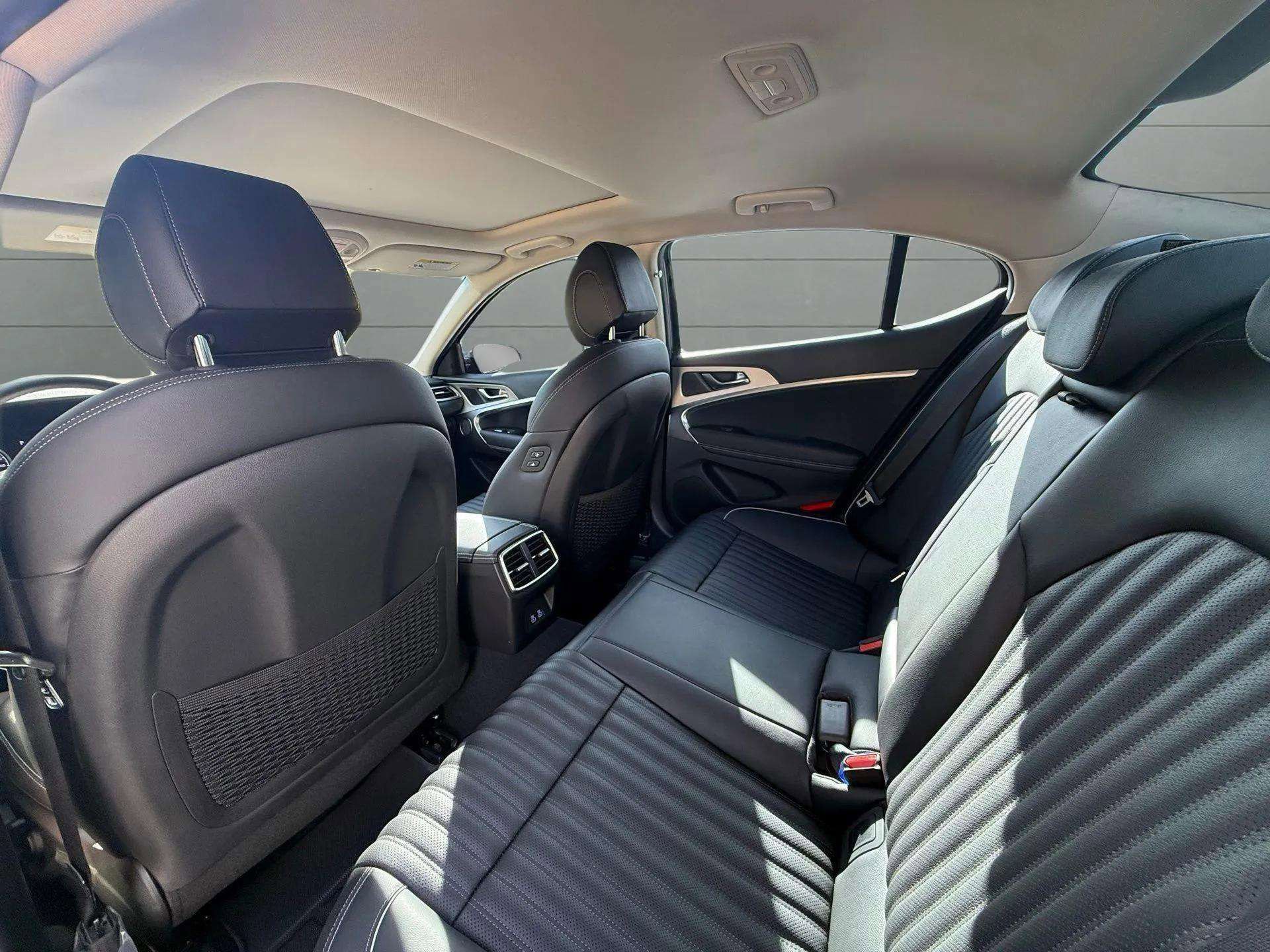 Used 2026 Genesis G70 2.5T Prestige image 20