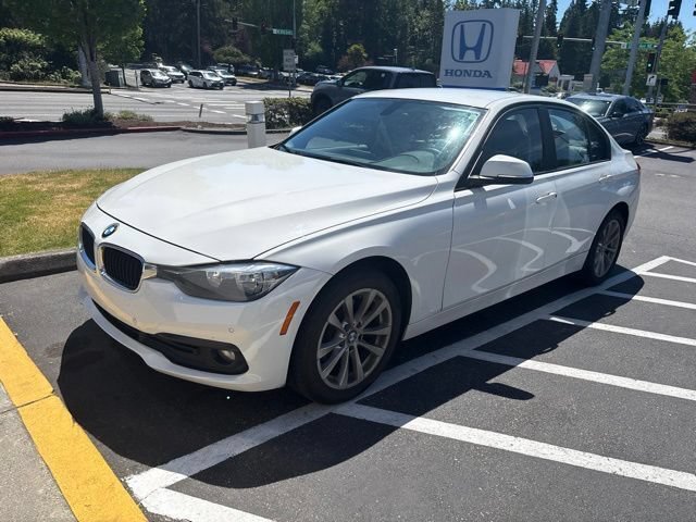 Used 2016 BMW 320i xDrive Sedan AWD/4WD image 2