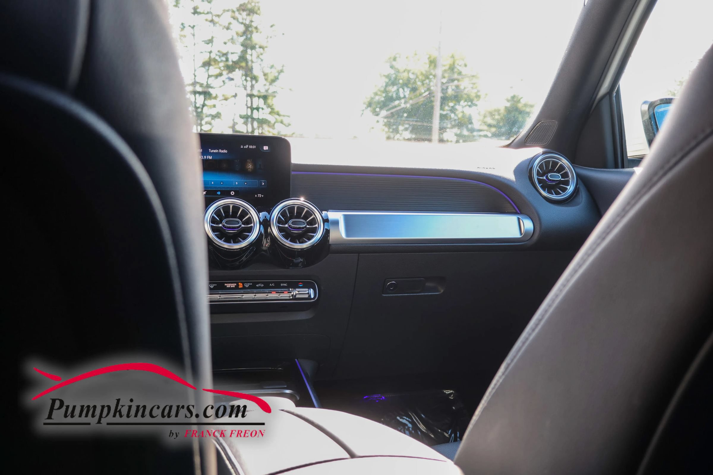 Used 2023 Mercedes-Benz GLB 250 4MATIC w/ Premium Package image 42