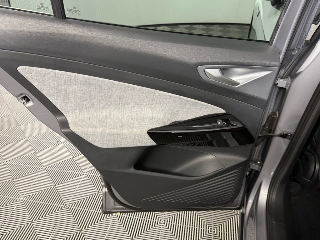 Used 2023 Volkswagen ID.4 Pro image 28