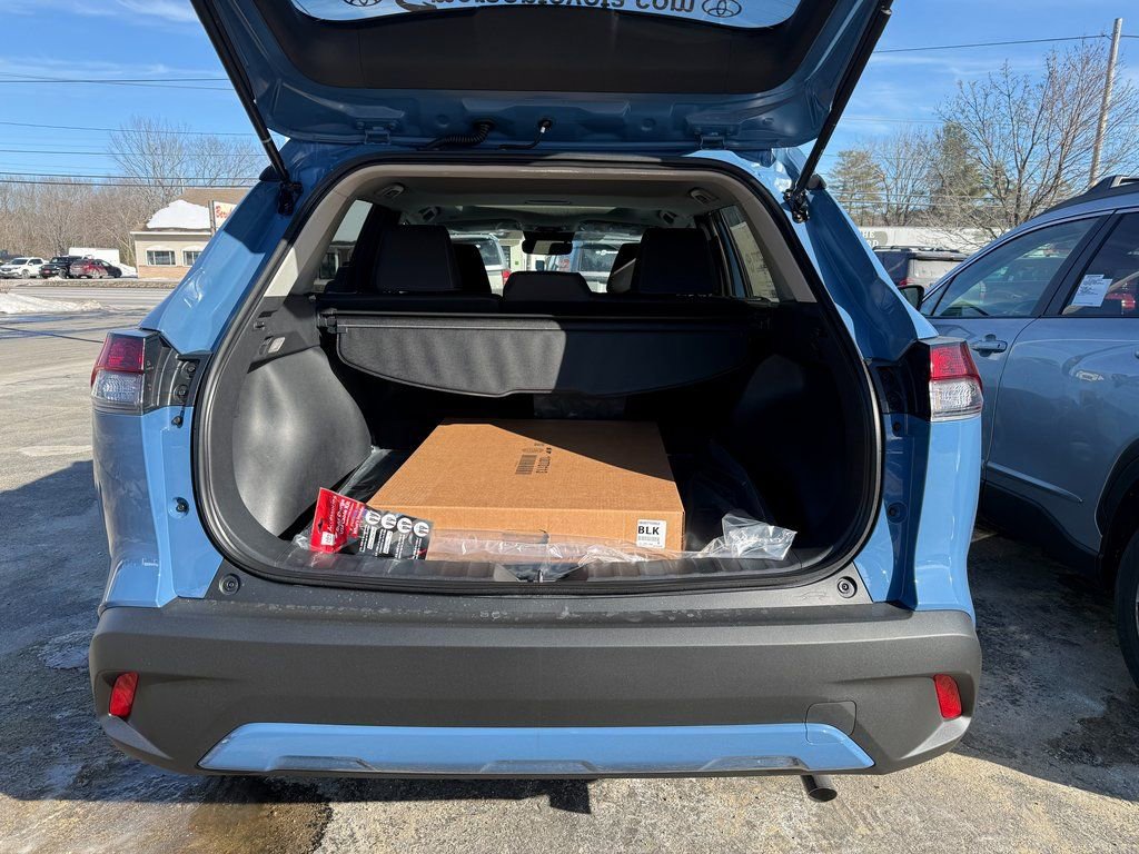 New 2026 Toyota Corolla Cross LE w/ Moonroof Package image 5