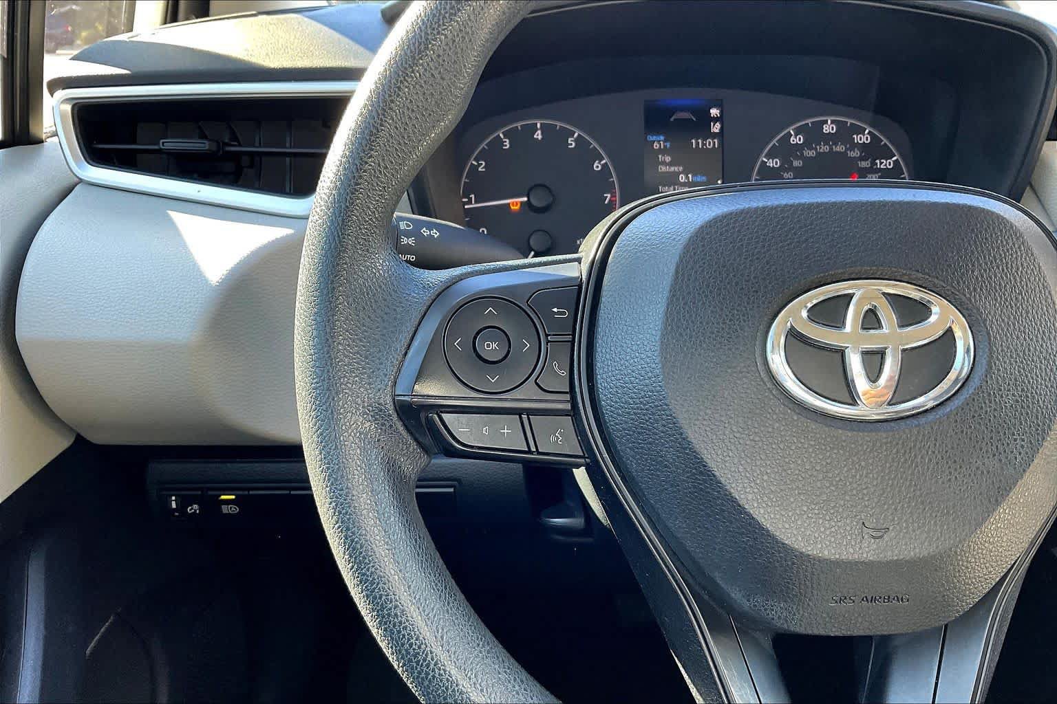 Used 2023 Toyota Corolla LE w/ LE Convenience Package FWD image 23