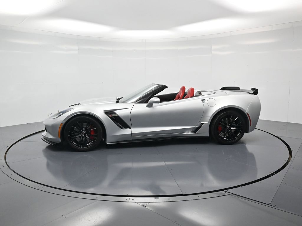 Used 2015 Chevrolet Corvette Z06 w/ 3LZ Preferred Equipment Group image 2