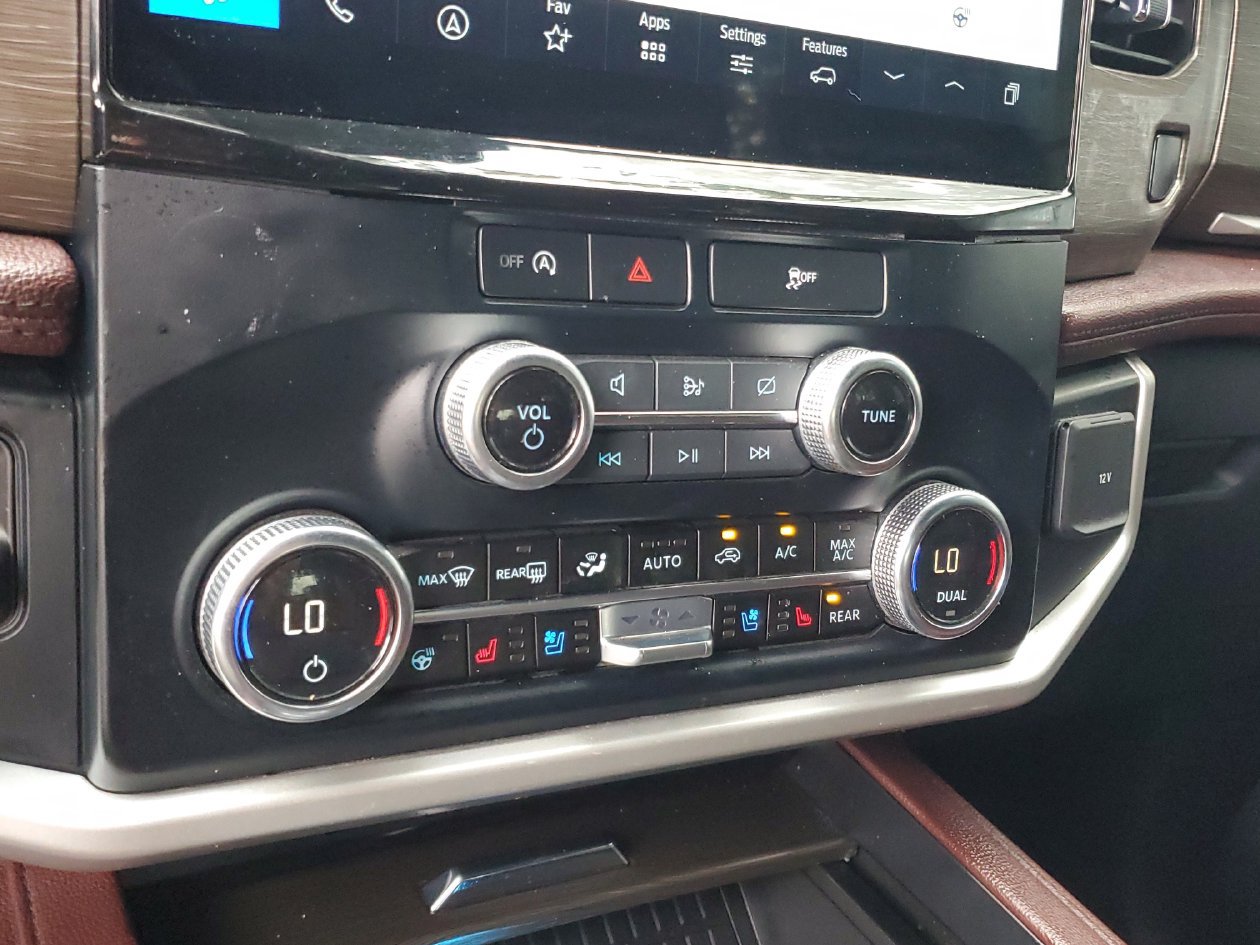 Used 2024 Ford Expedition Limited RWD image 22