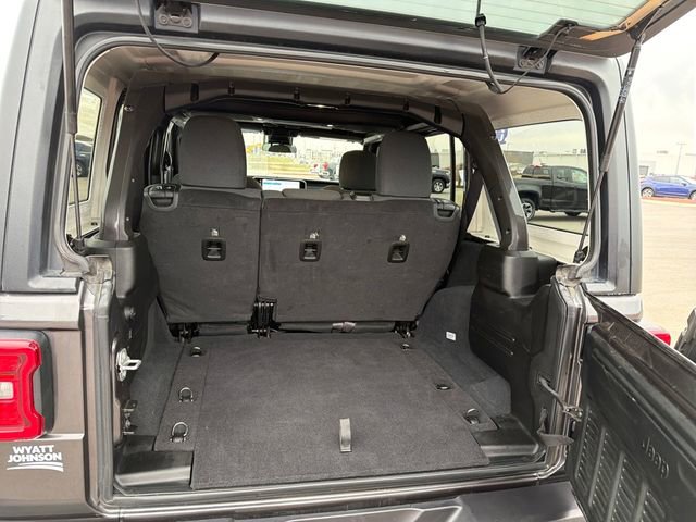 Used 2025 Jeep Wrangler Unlimited Rubicon AWD/4WD image 27