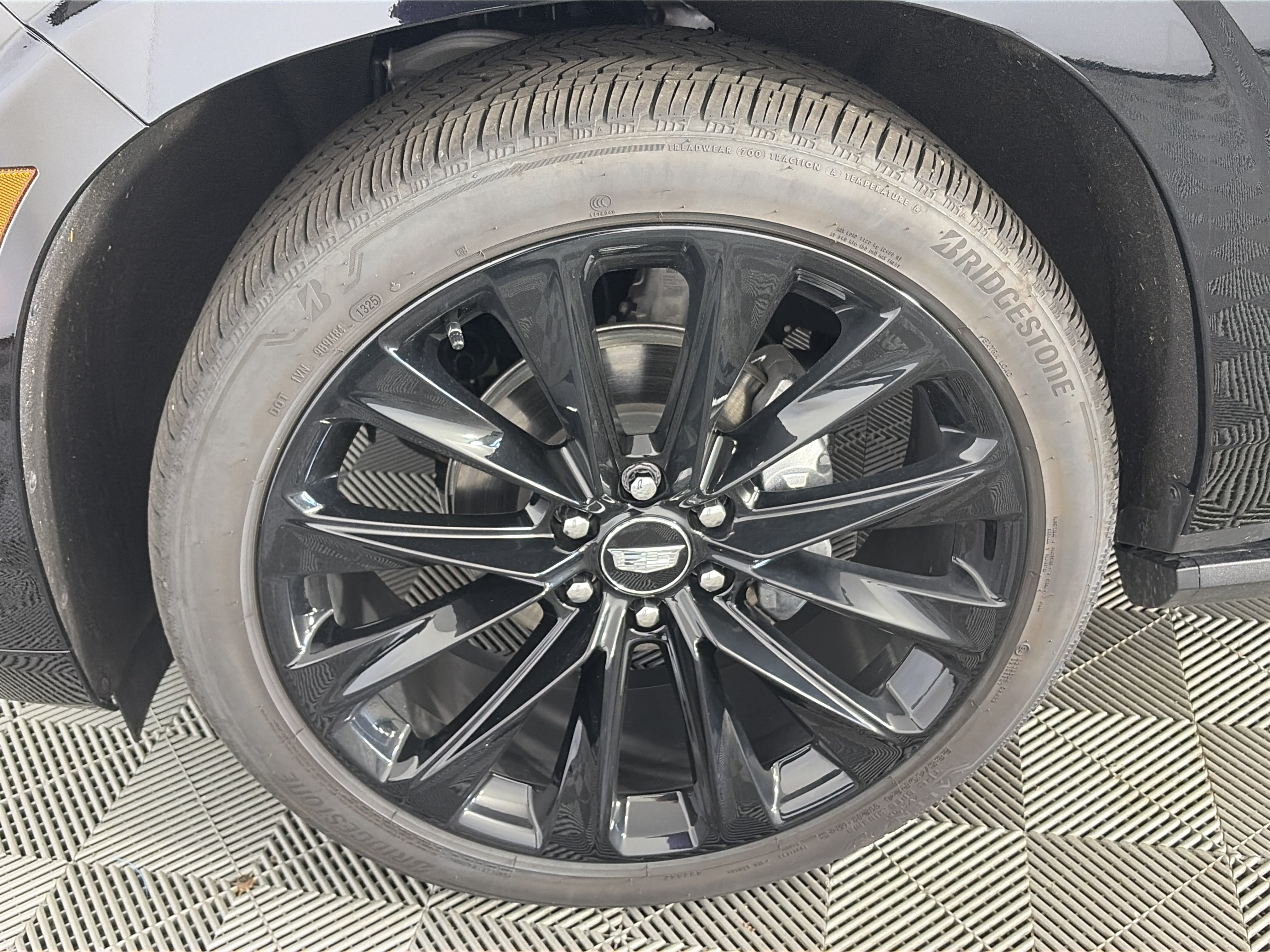 Certified 2026 Cadillac Escalade ESV Platinum Sport w/ LPO, ONYX Package AWD/4WD image 14
