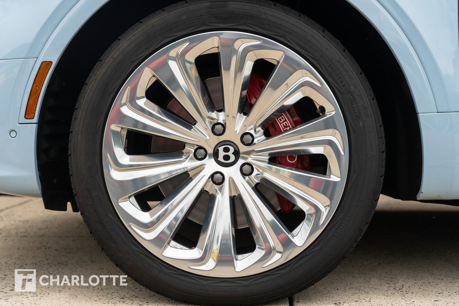 Used 2023 Bentley Bentayga Extended Wheelbase image 12