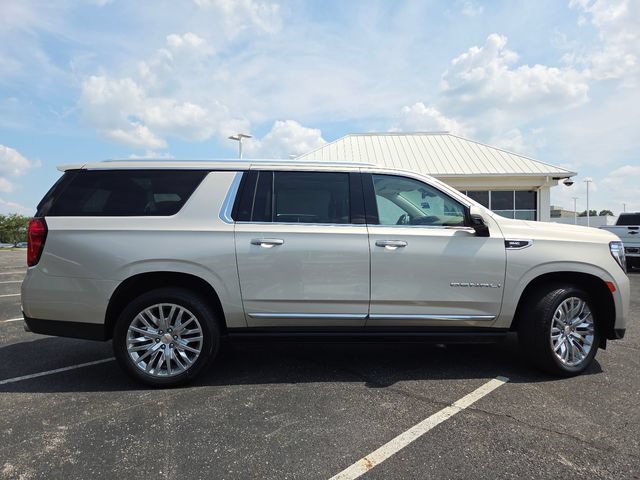 Used 2023 GMC Yukon XL Denali w/ LPO, Floor Liner Package AWD/4WD image 21