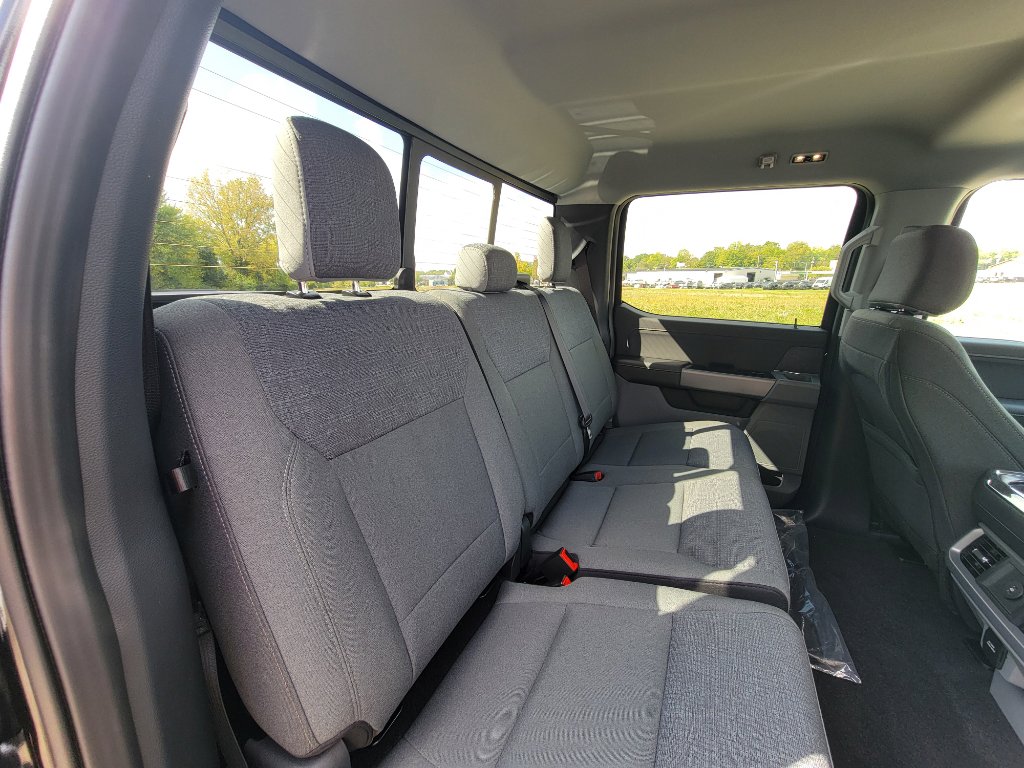 New 2025 Ford F150 XLT image 32