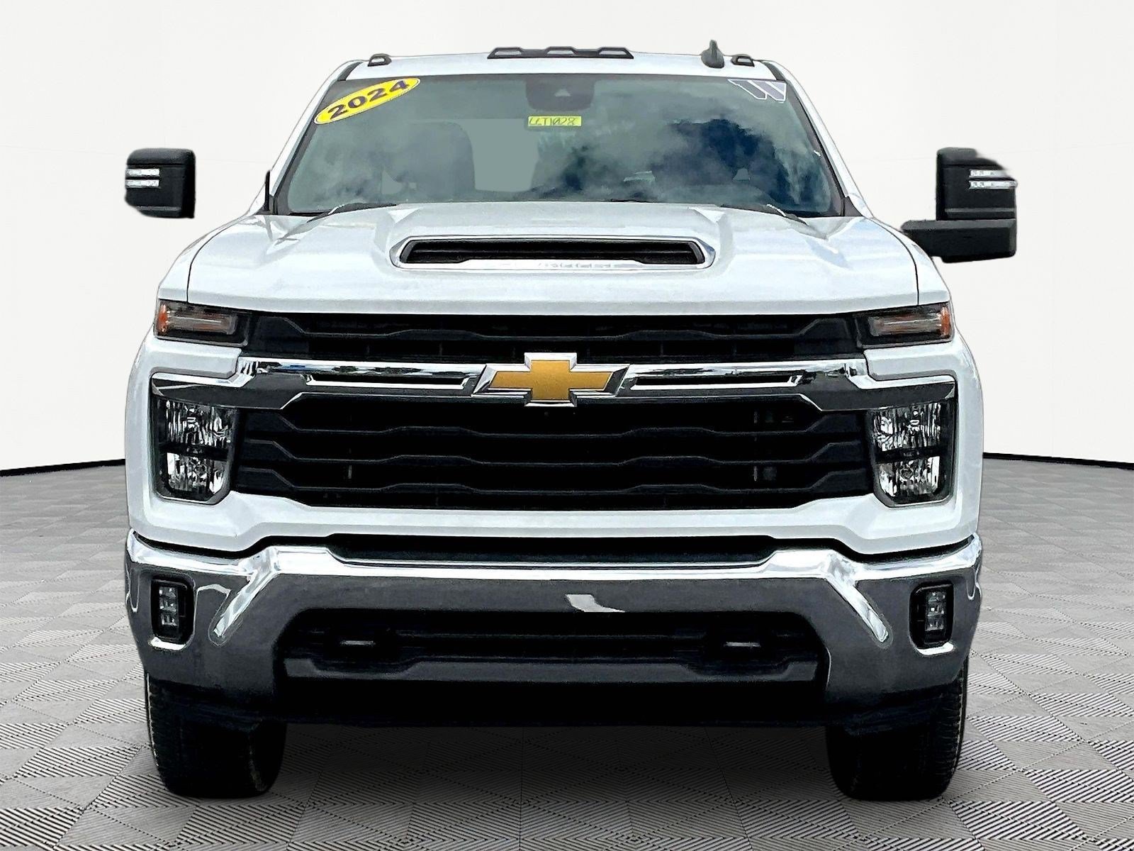 Used 2024 Chevrolet Silverado 3500 LT w/ All Star Edition AWD/4WD image 2