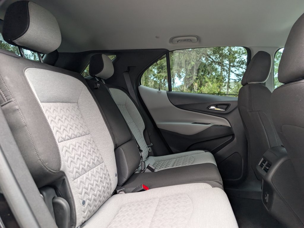 Used 2024 Chevrolet Equinox LS w/ Driver Confidence II Package FWD image 19