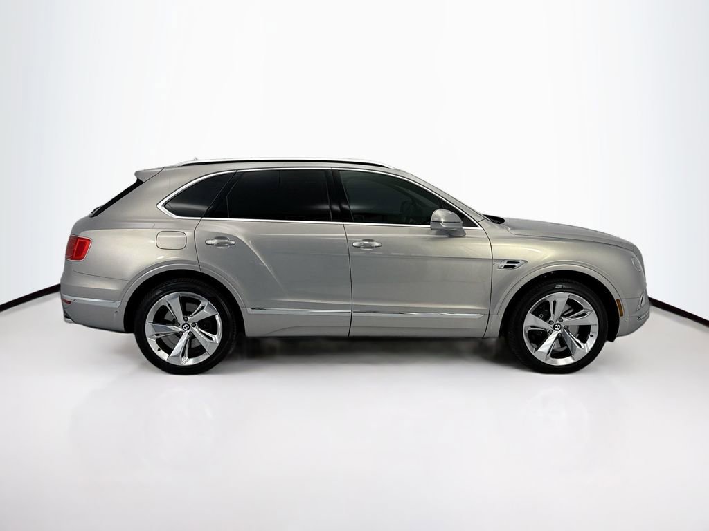Used 2018 Bentley Bentayga image 4