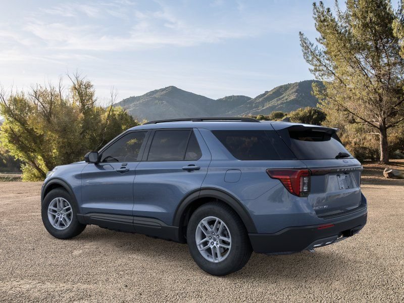 Used 2026 Ford Explorer Active w/ Active Comfort Package RWD image 6
