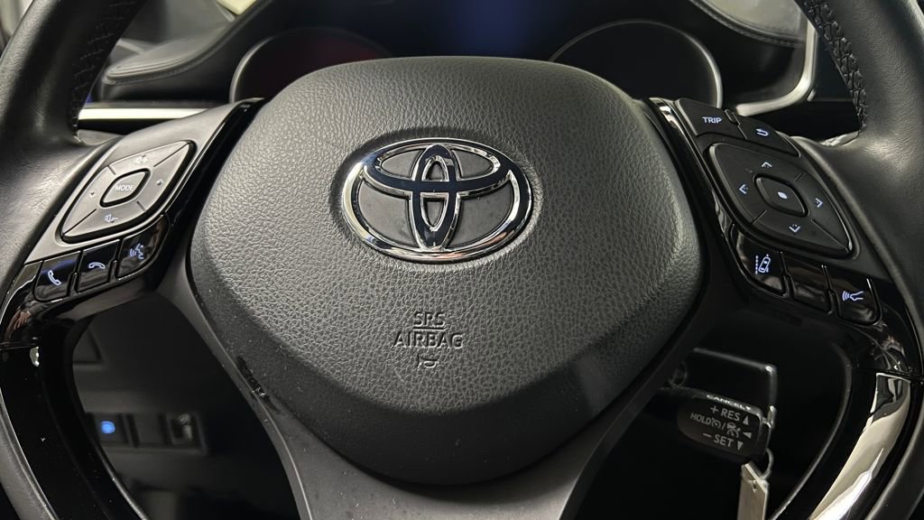 Certified 2018 Toyota C-HR XLE image 30