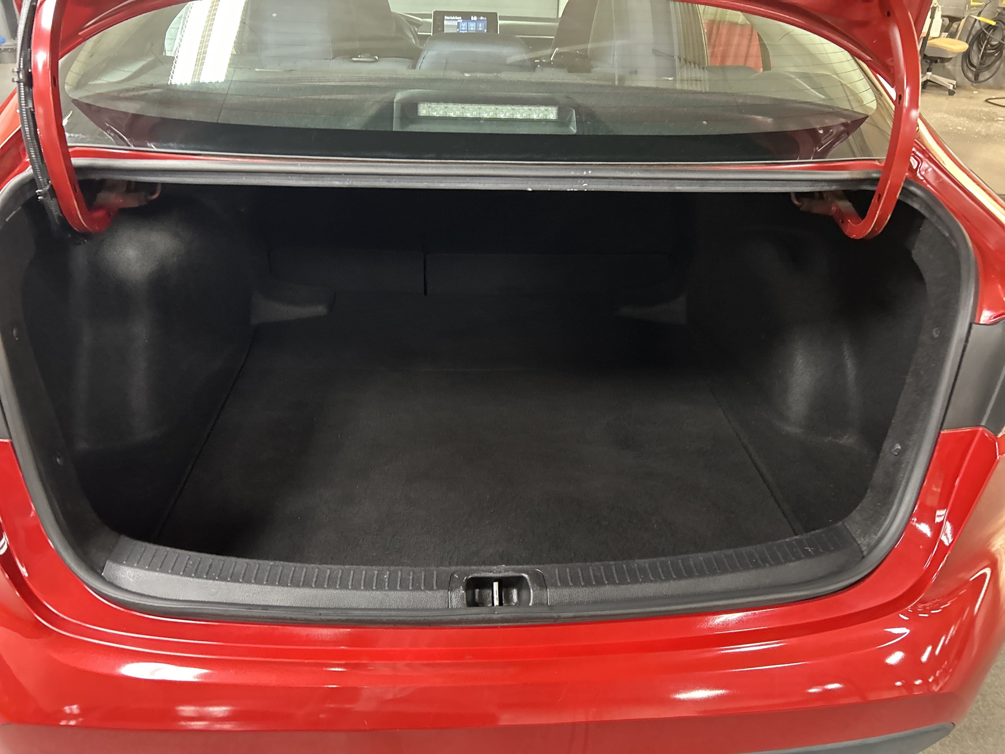 Used 2020 Toyota Corolla LE FWD image 30