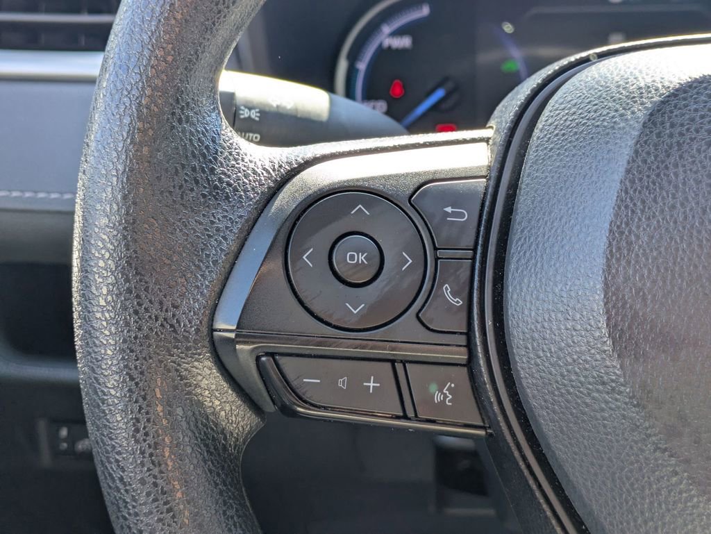 Used 2025 Toyota RAV4 XLE AWD/4WD image 21