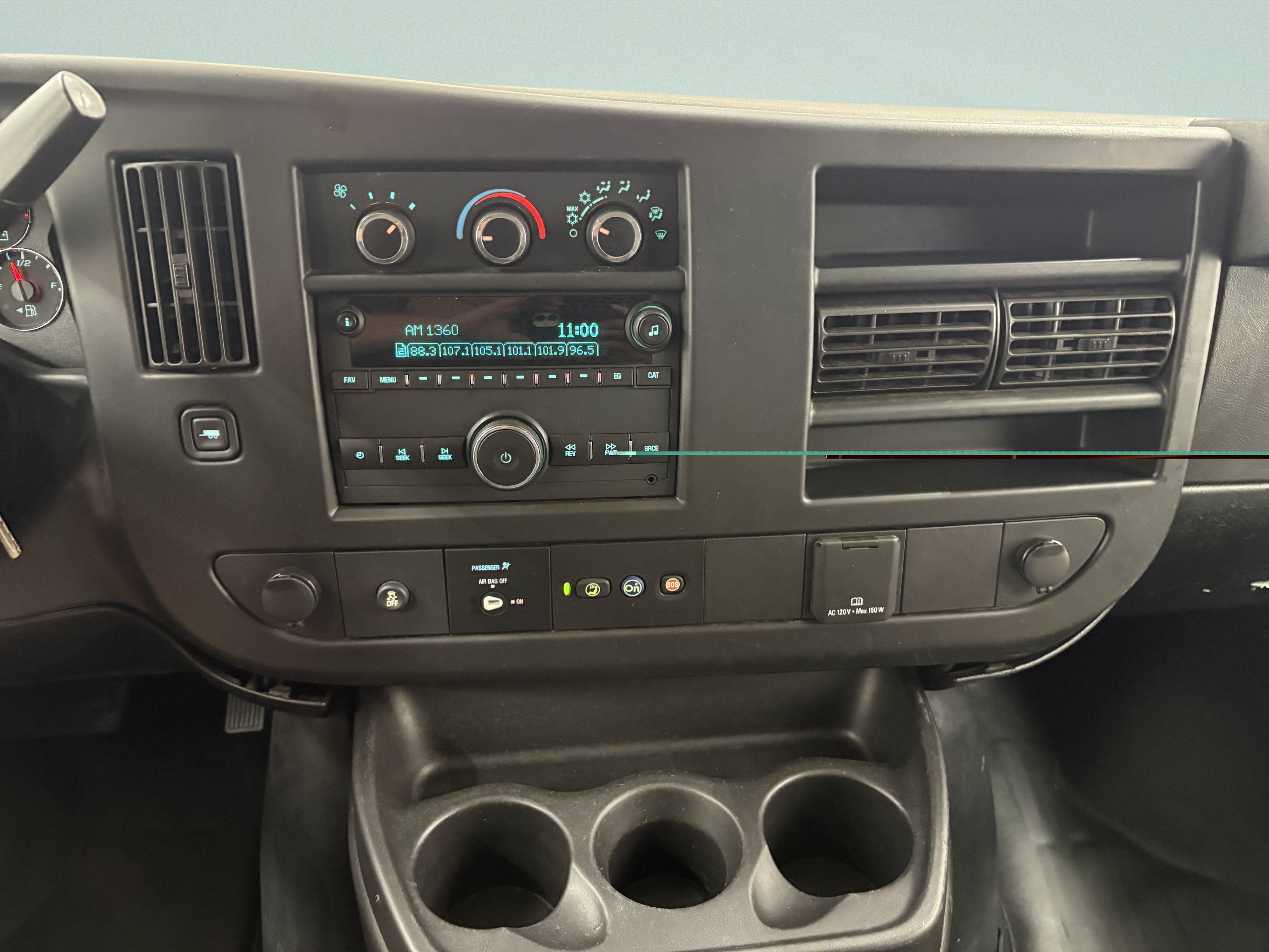 Used 2021 Chevrolet Express 3500 Extended w/ Driver Convenience Package RWD image 15