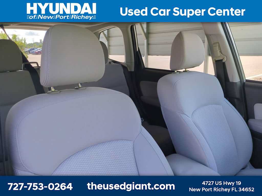 Used 2016 Subaru Forester 2.5i Premium w/ All-Weather Package AWD/4WD image 6
