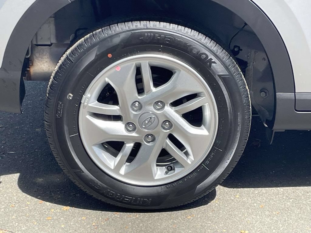 New 2026 Hyundai Venue SE FWD image 7