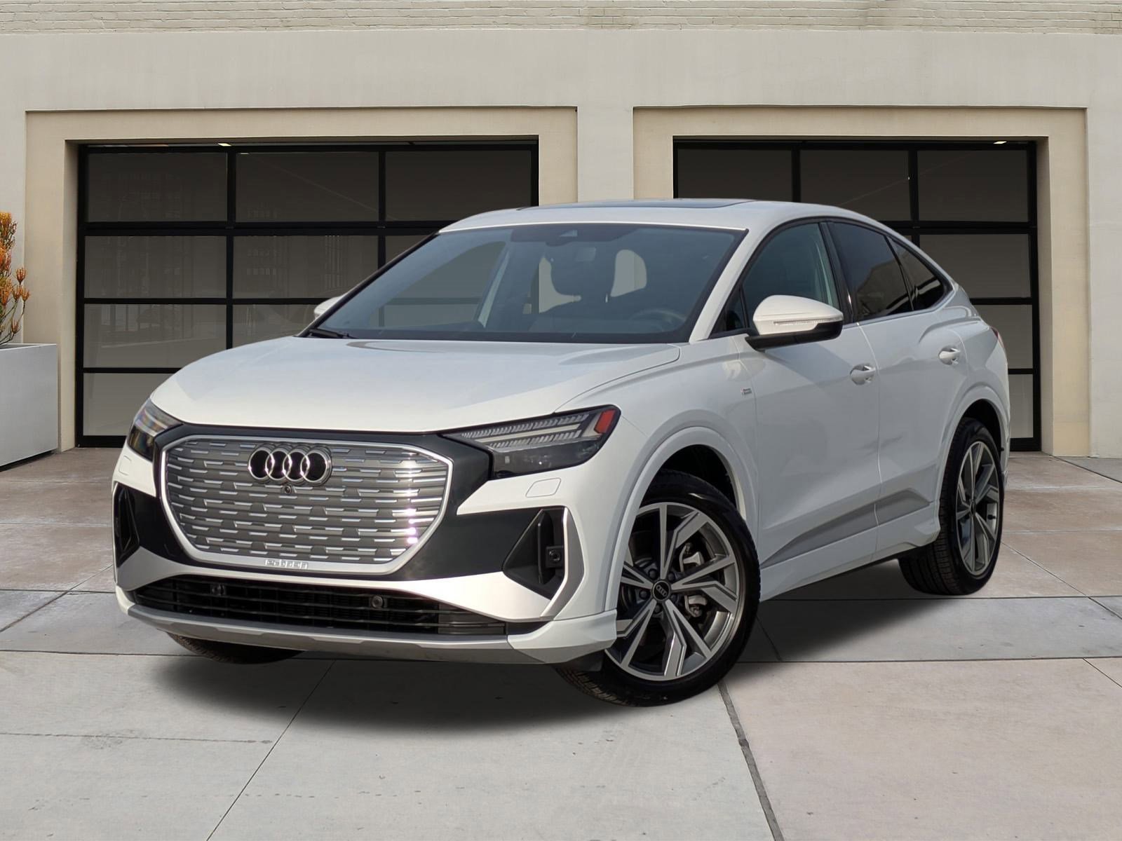 Used 2025 Audi Q4 e-tron Prestige image 3