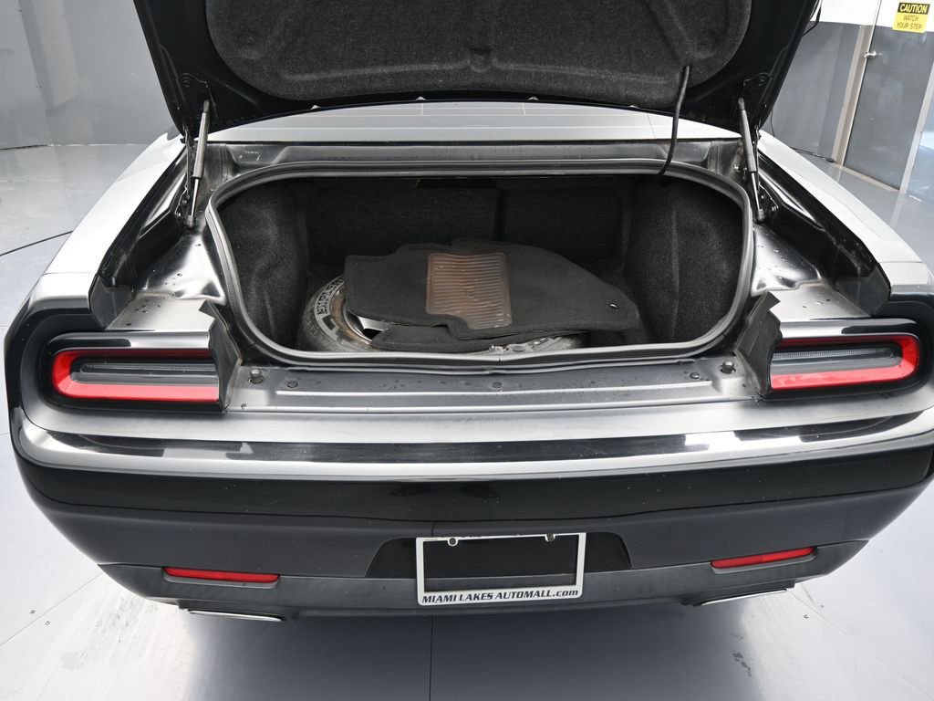 Used 2019 Dodge Challenger SXT image 35